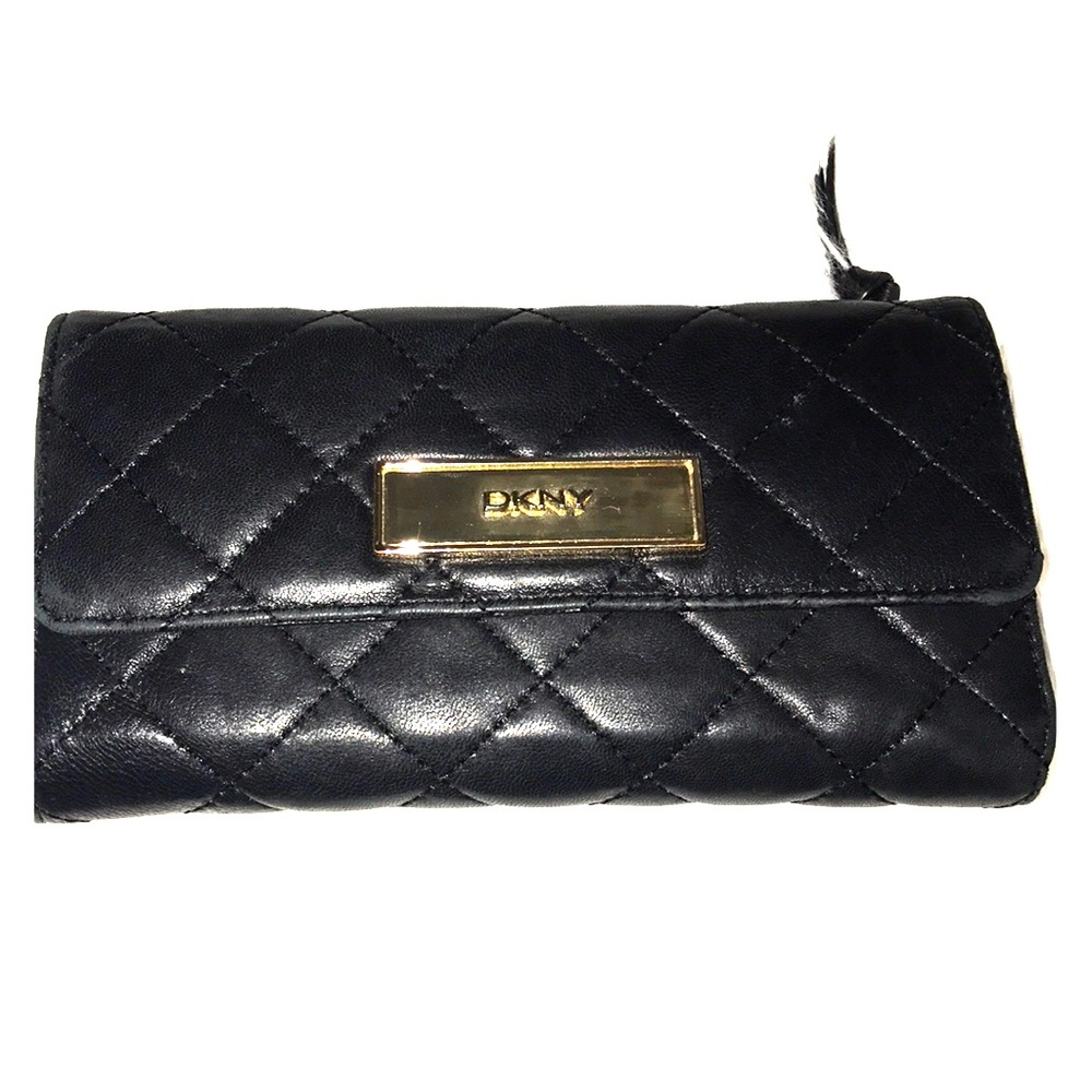 DKNY Black Wallet 5️⃣5️⃣% OFF